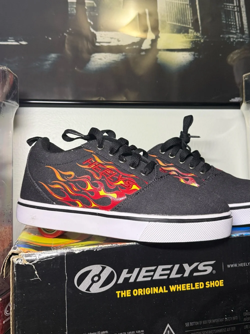 Like New Y2K 2000s Heelys Boys Pro 20 Print Shoes Embroidered Flames With Box